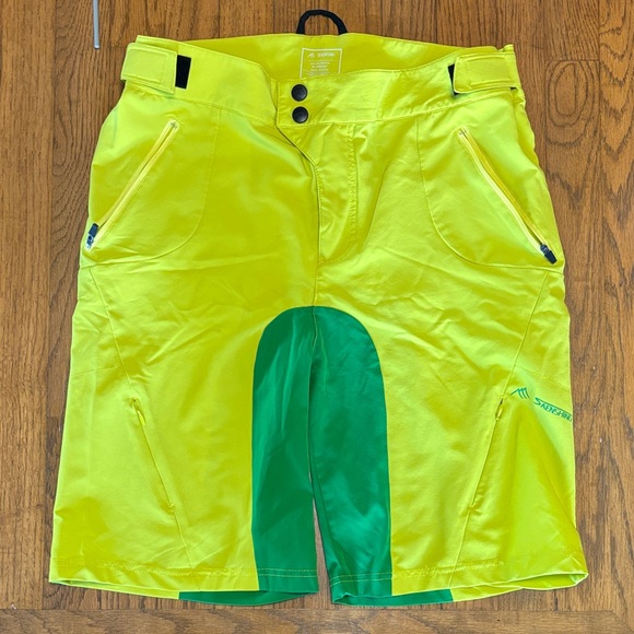 saenshing Other - Men's Vibrant Yellow and Green Athletic Shorts